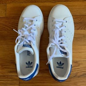 BLUE AND WHITE ADIDAS STAN SMITH US MENS SIZE 6